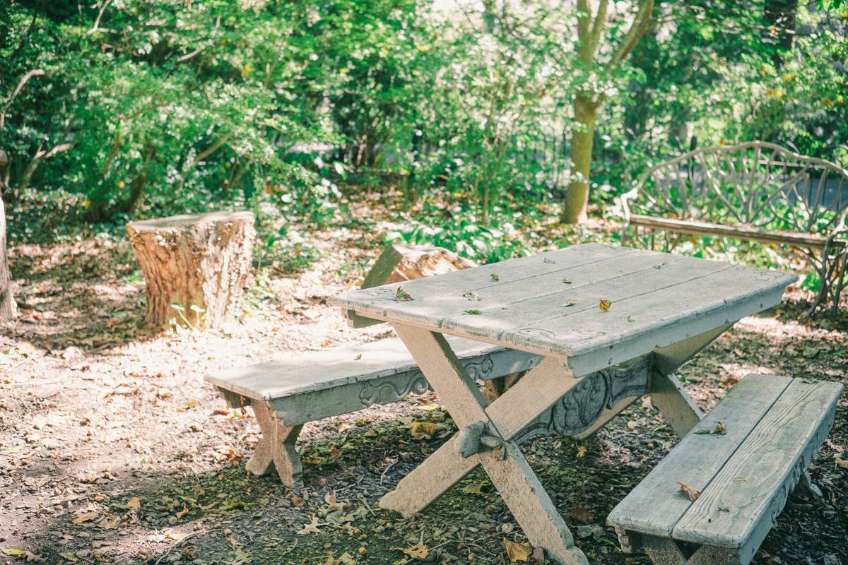 farmhouse style garden furniture